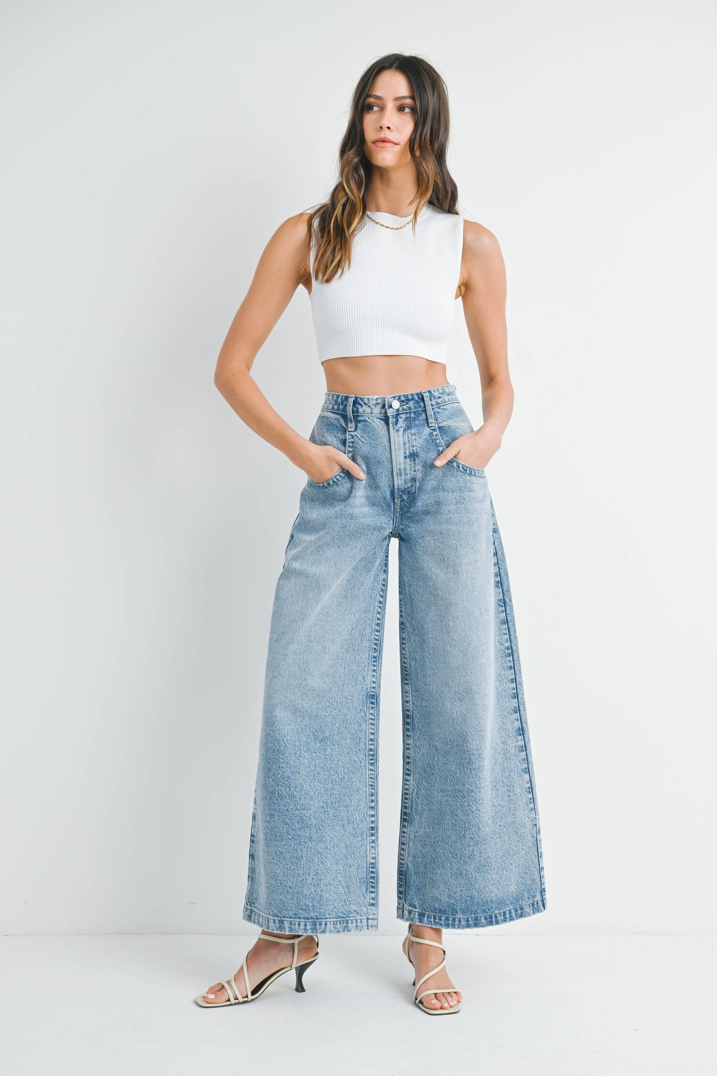 Wide Leg Relaxed Jeans