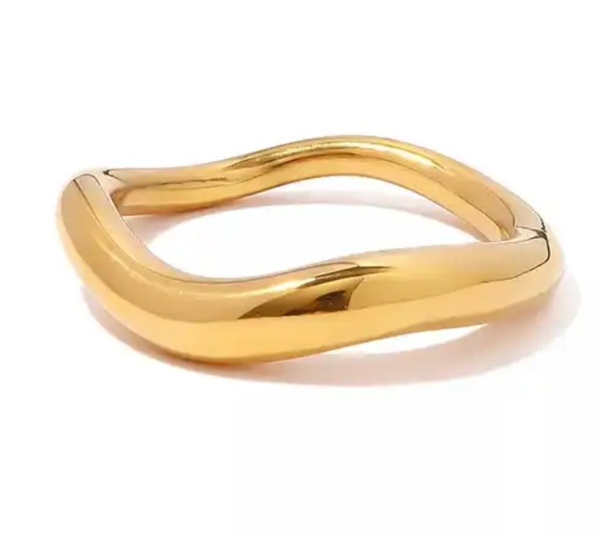 Wave Simple Band Ring