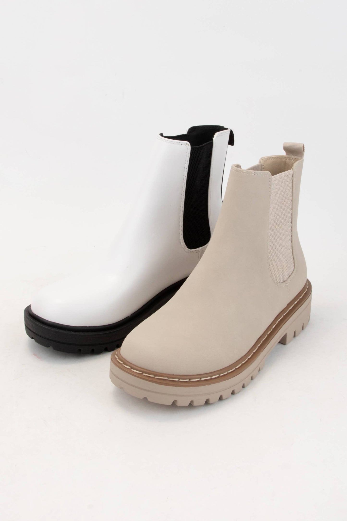 LUG SOLE CHELSEA BOOTS